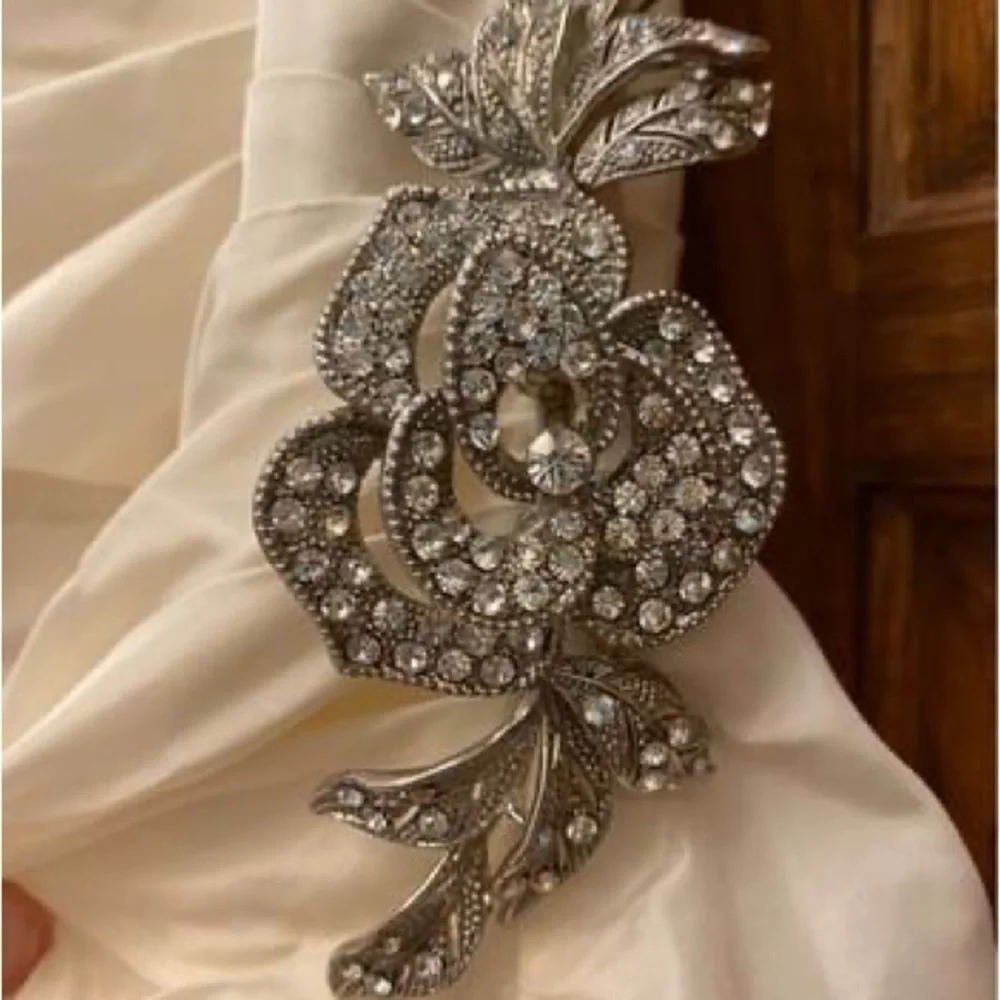 Romona Keveza Wedding Bridal Dress - Picture 4 of 9